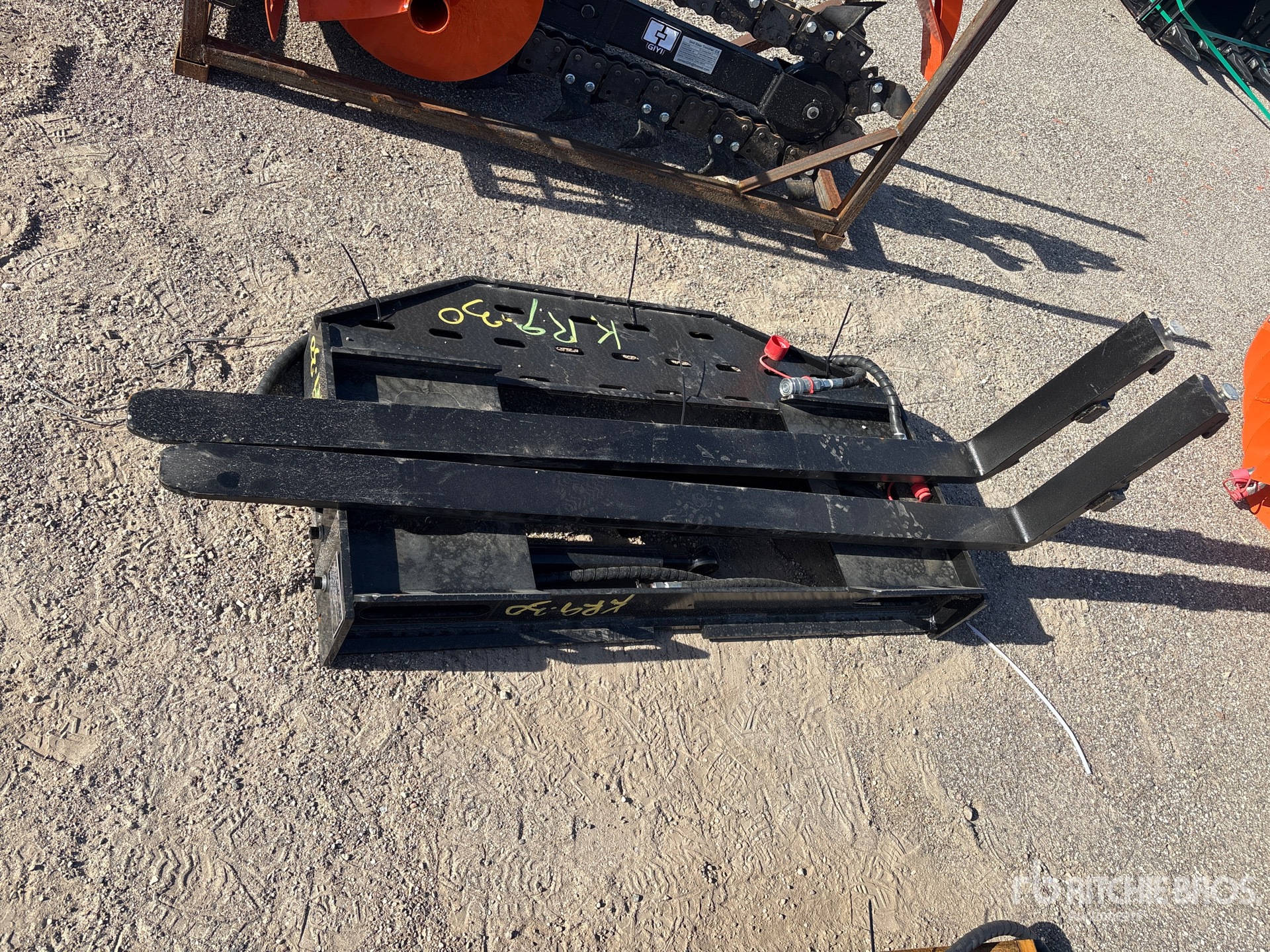 2026 GIYI GY-SF60 Side shift Skid Steer Forks (Unused)