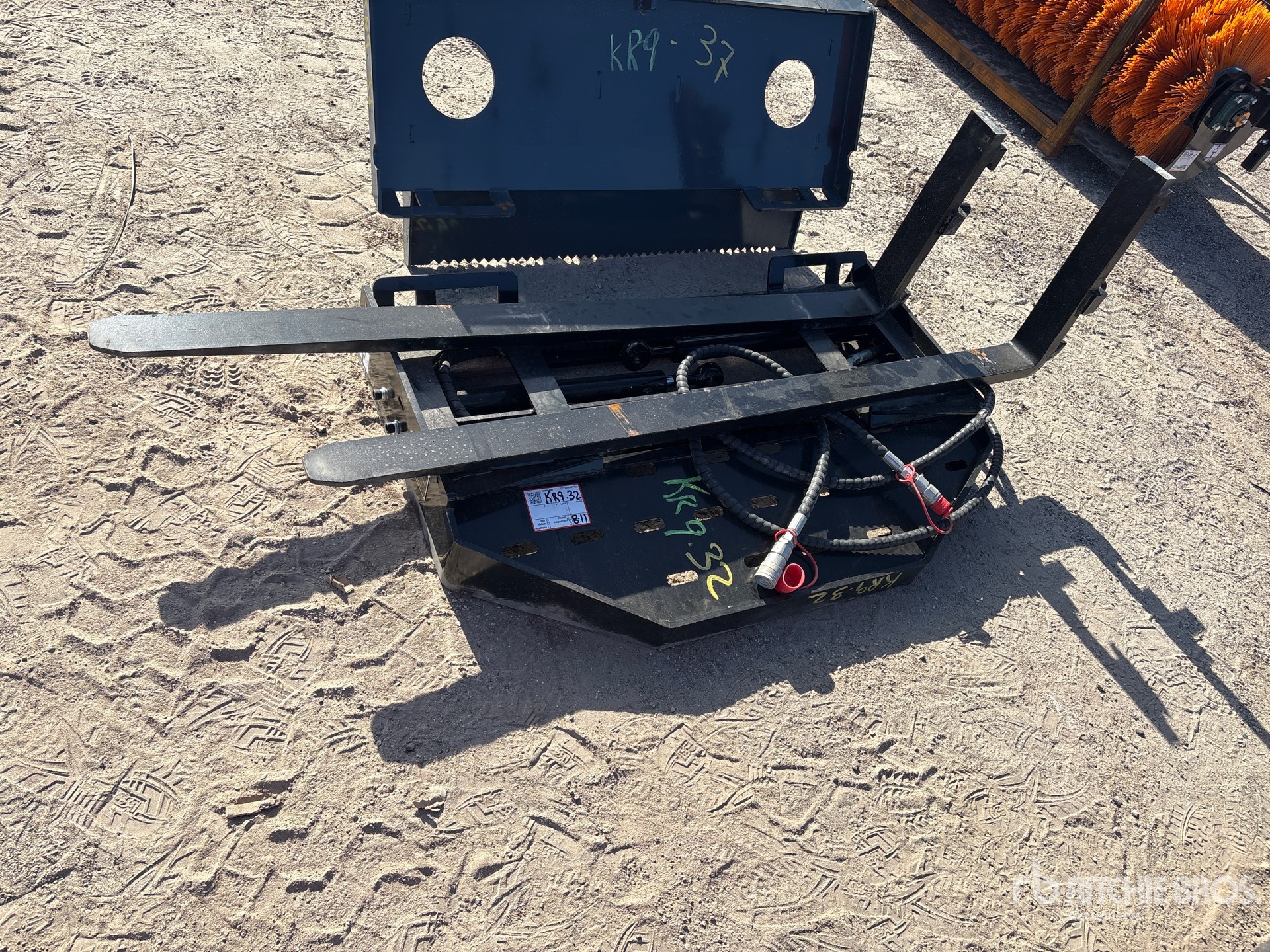 2026 GIYI GY-SF60 Side shift Skid Steer Forks (Unused)