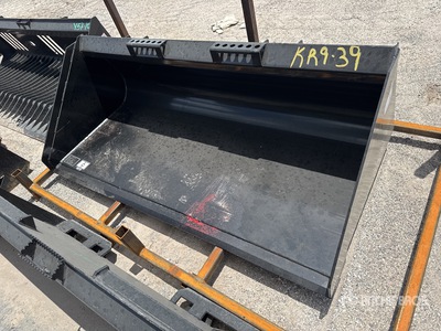2026 GIYI 67 in General Purpose Skid Steer Bucket - Fits BT67 (Unused)