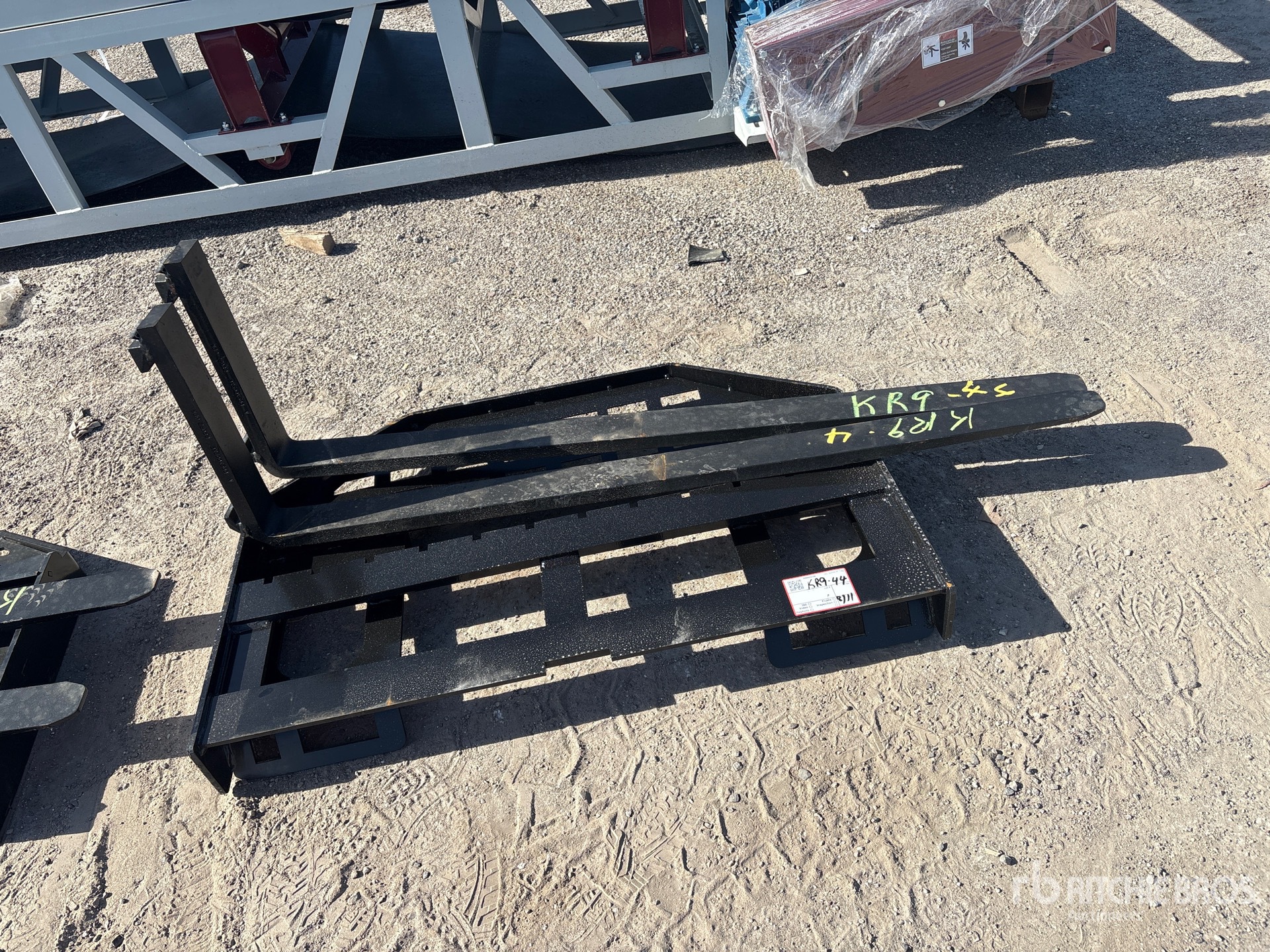 2026 GIYI GY-DHC Skid Steer Forks (Unused)
