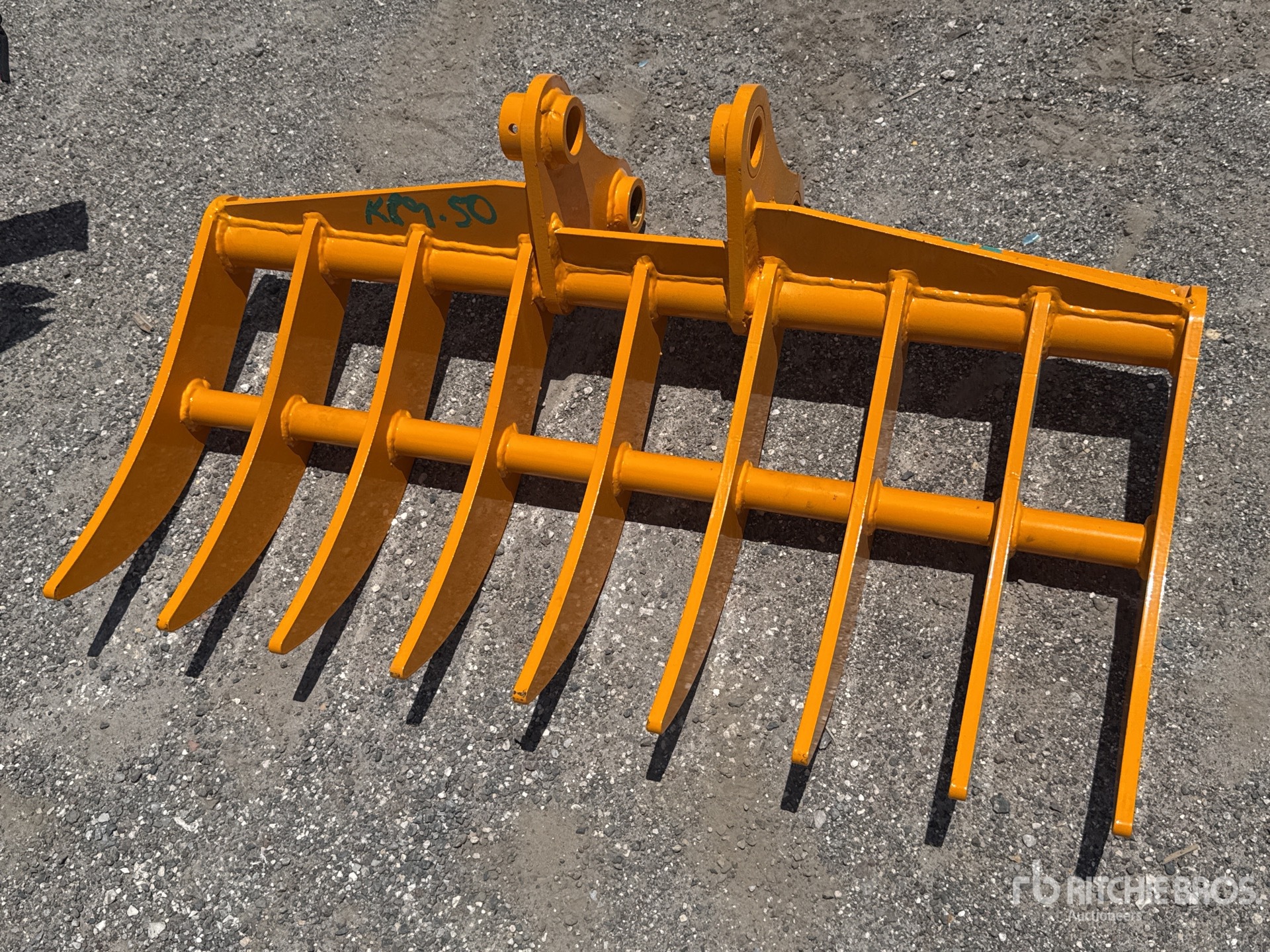 2026 GIYI 38 in Excavator Rake - Fits Cat 303 (Unused)