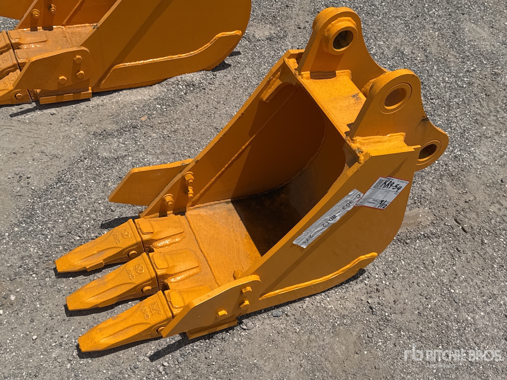 2026 GIYI GY-BK 12 in Digging Excavator Bucket - Fits Cat 303 (Unused)