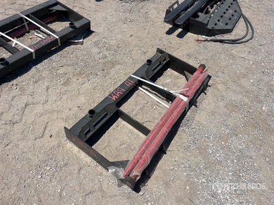 2026 GIYI GY-BF47 47 in Skid Steer Bale Spear (Unused)