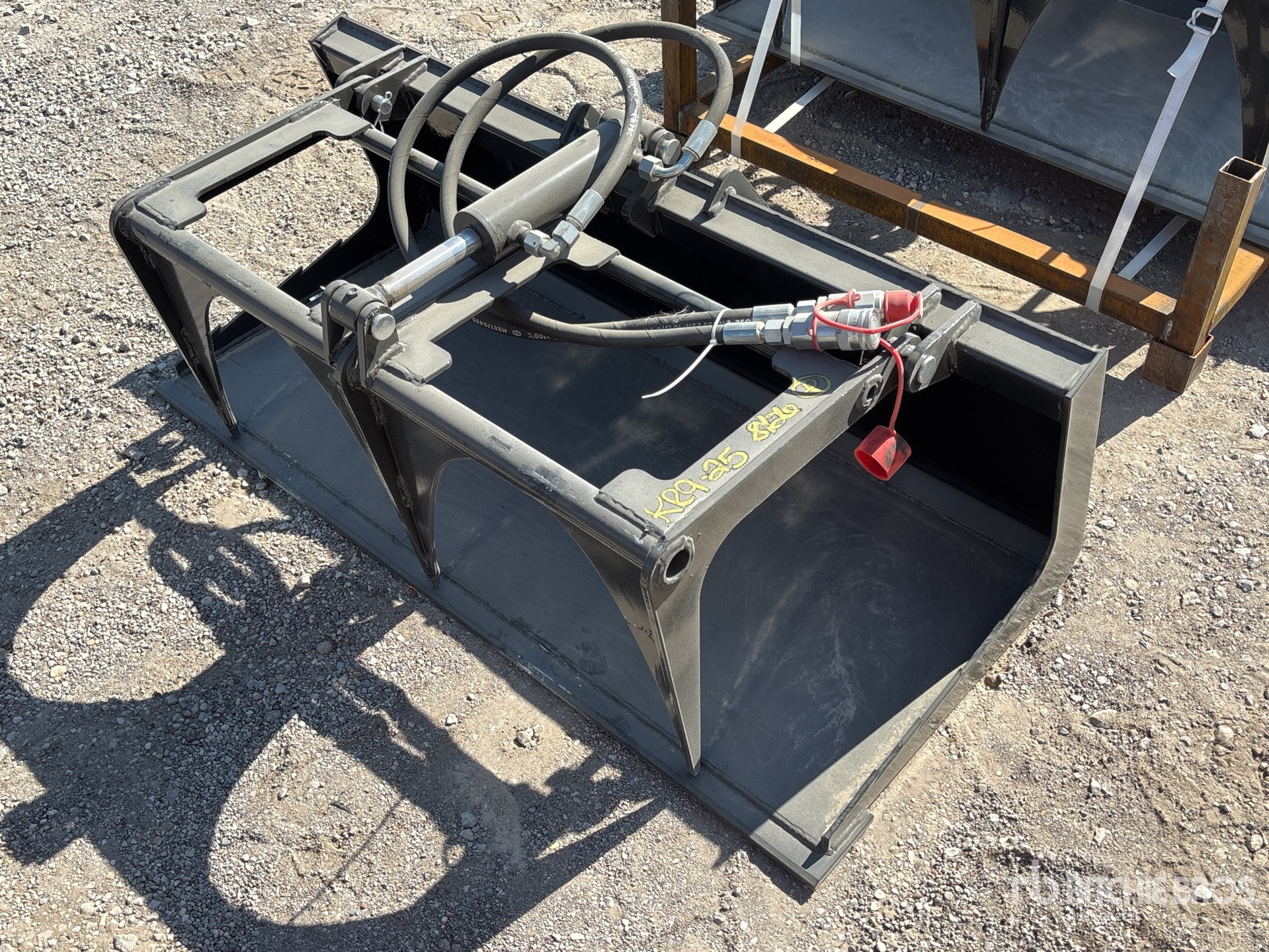 2026 GIYI GY-X PG44 44 in Mini Skid Steer Grapple Bucket (Unused)