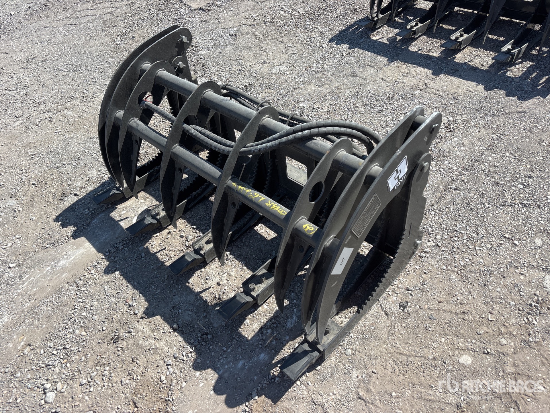 2026 GIYI GY-MCLG60 44 in Mini Skid Steer Root Rake (Unused)