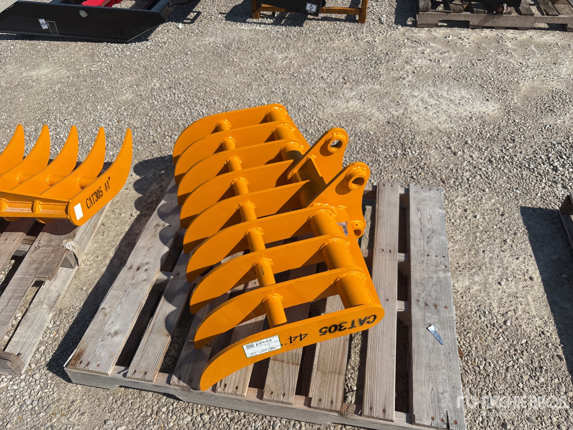 2026 GIYI Excavator Rake - Fits Cat 305 (Unused)