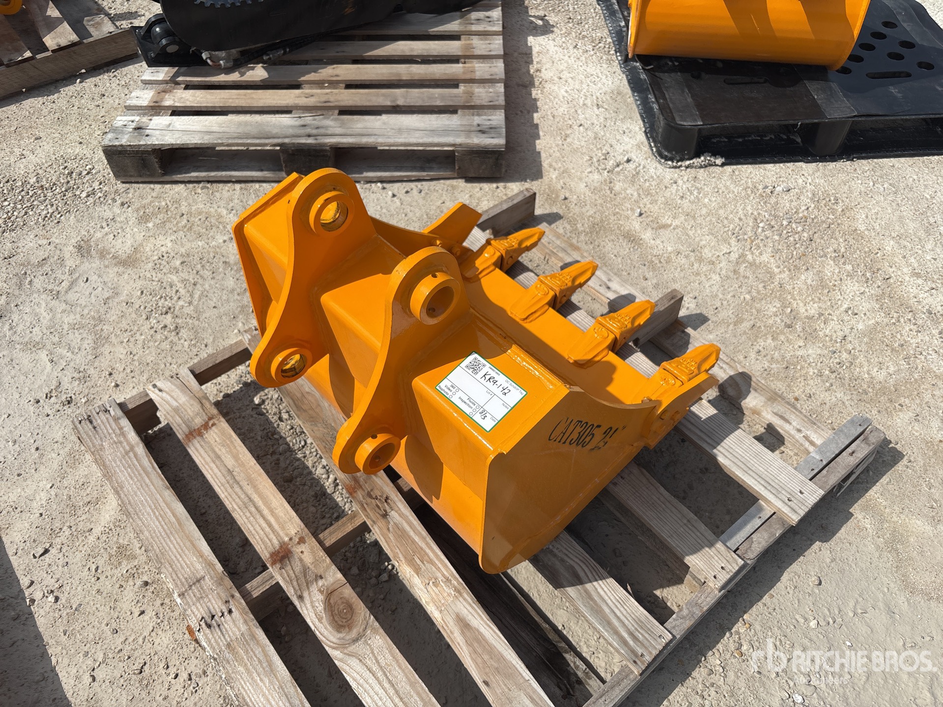 2026 GIYI GY-BK Excavator Bucket - Fits Cat 305 (Unused)
