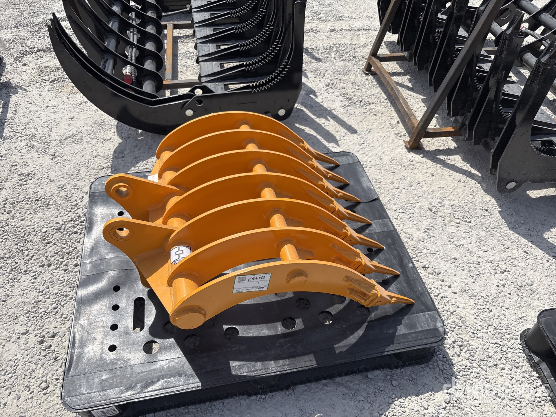 2026 GIYI Excavator Rake - Fits Cat 305 (Unused)