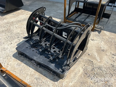 2026 GIYI GY-MCLG60 43 in Log Mini Grappin pour chargeuse à différentiel (Unused)