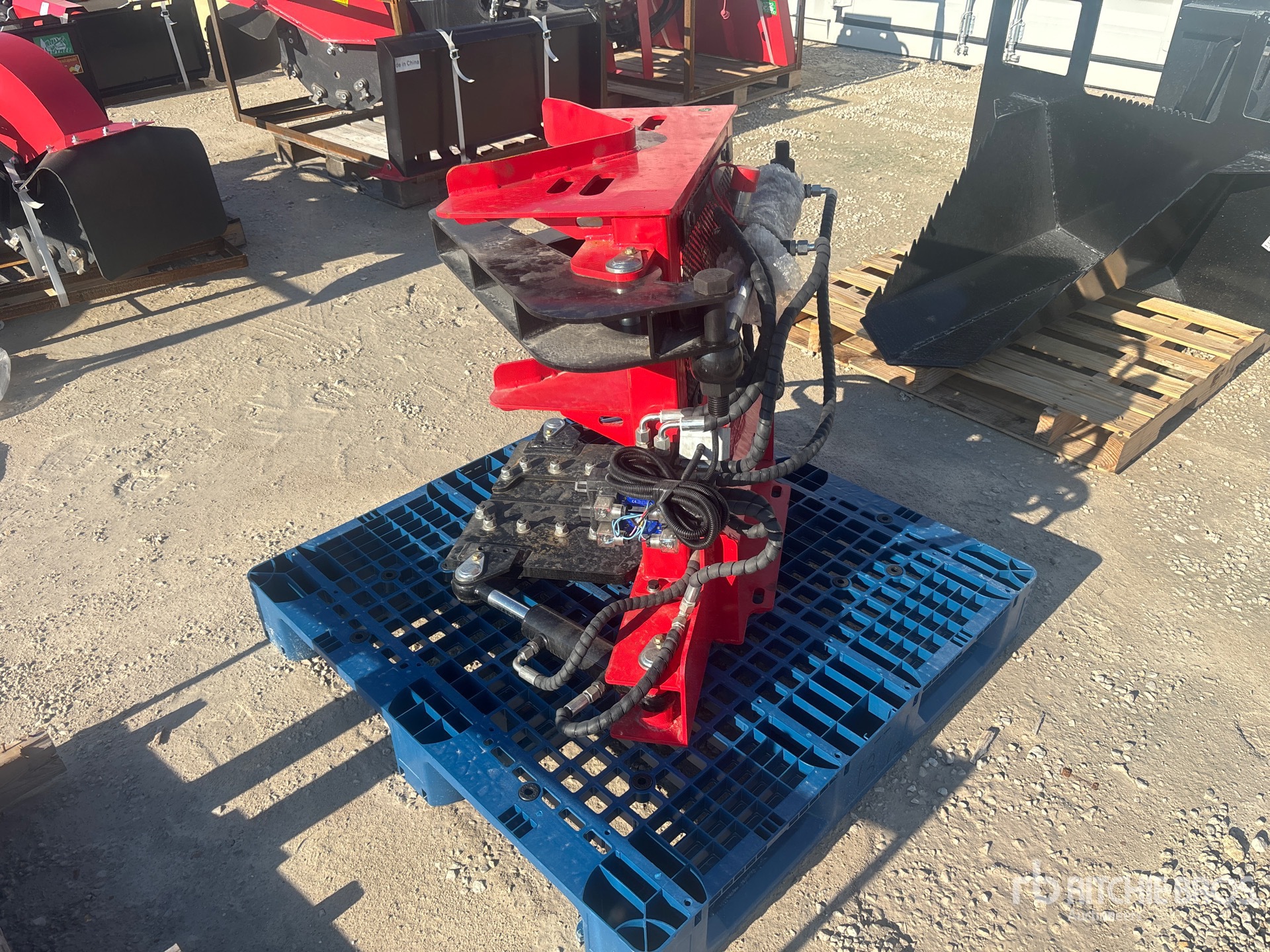 2026 GIYI GY-MTS43 Mini Skid Steer Tree Shear (Unused)