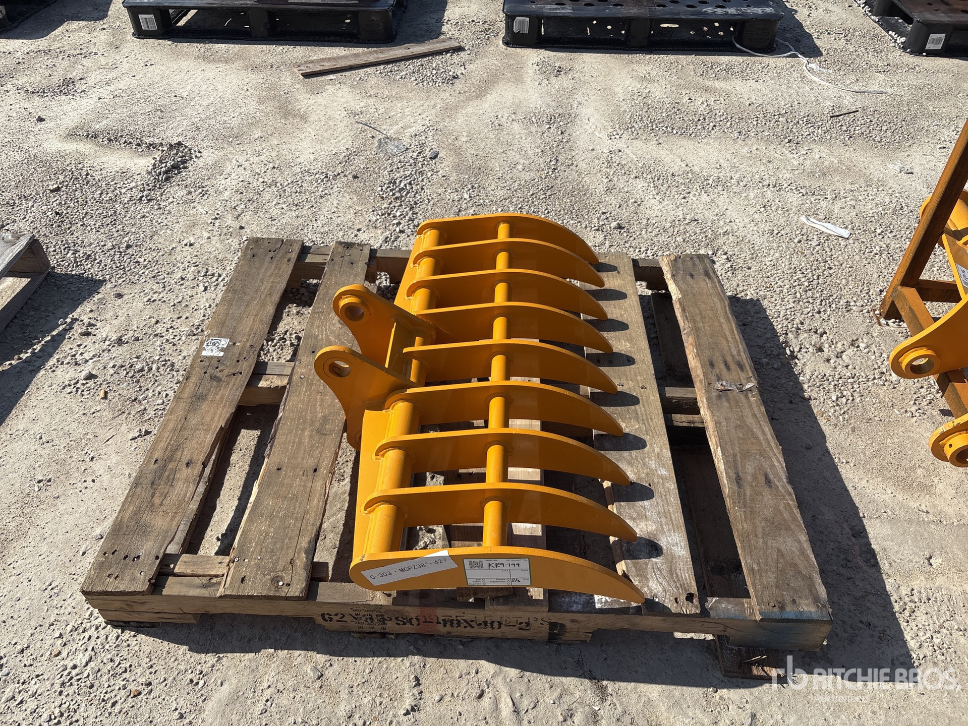 2026 GIYI Excavator Rake - Fits Cat 303 (Unused)
