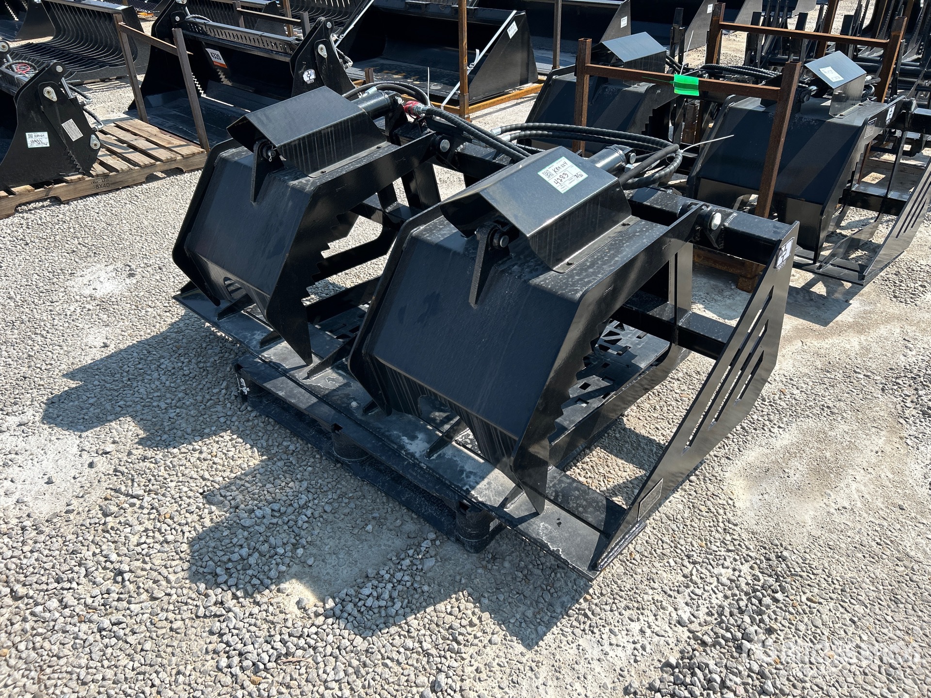 2026 GIYI GY-HWG72 72 in Log Skid Steer Grapple (Unused)