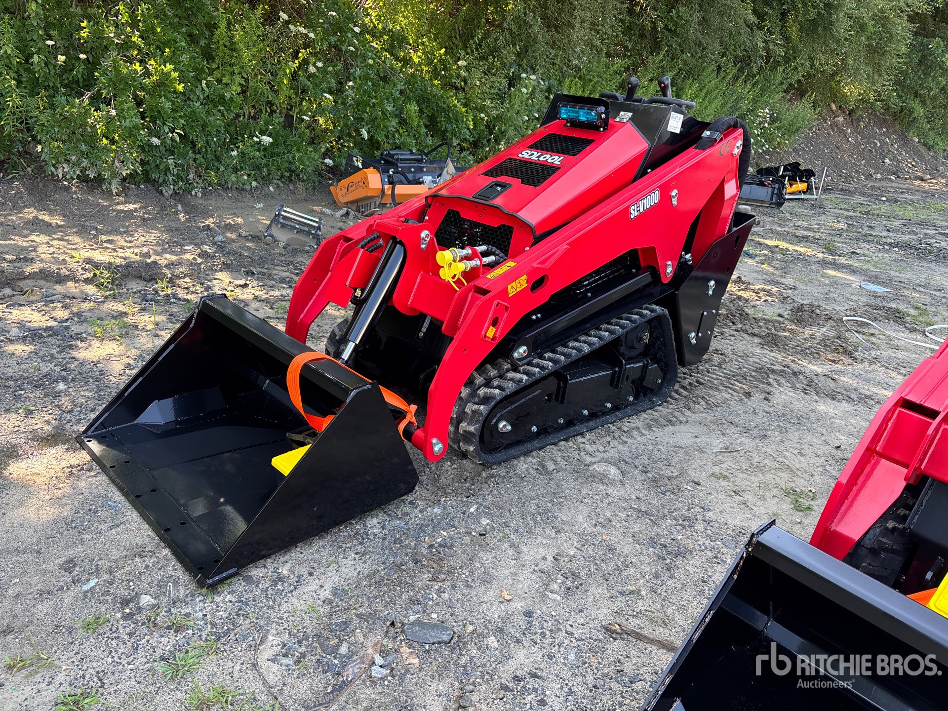 2026 SDLOOL SL-V1000 Mini Compact Track Loader (Unused)