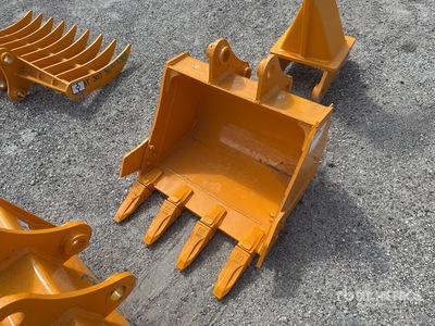 2026 GIYI 24 in Digging Excavator Bucket - Fits Cat 303 (Unused)