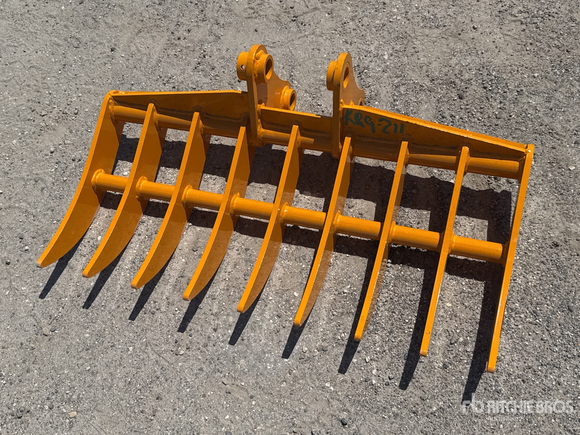 2026 GIYI 38 in Excavator Rake - Fits Cat 303 (Unused)
