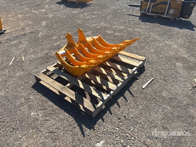 2026 GIYI 30 in مشط الحفارة - Fits Cat 305 (Unused)