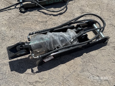 2026 GIYI GY-XJ5T 36 in Hydraulic Excavator Thumb - Fits CAT (Unused)