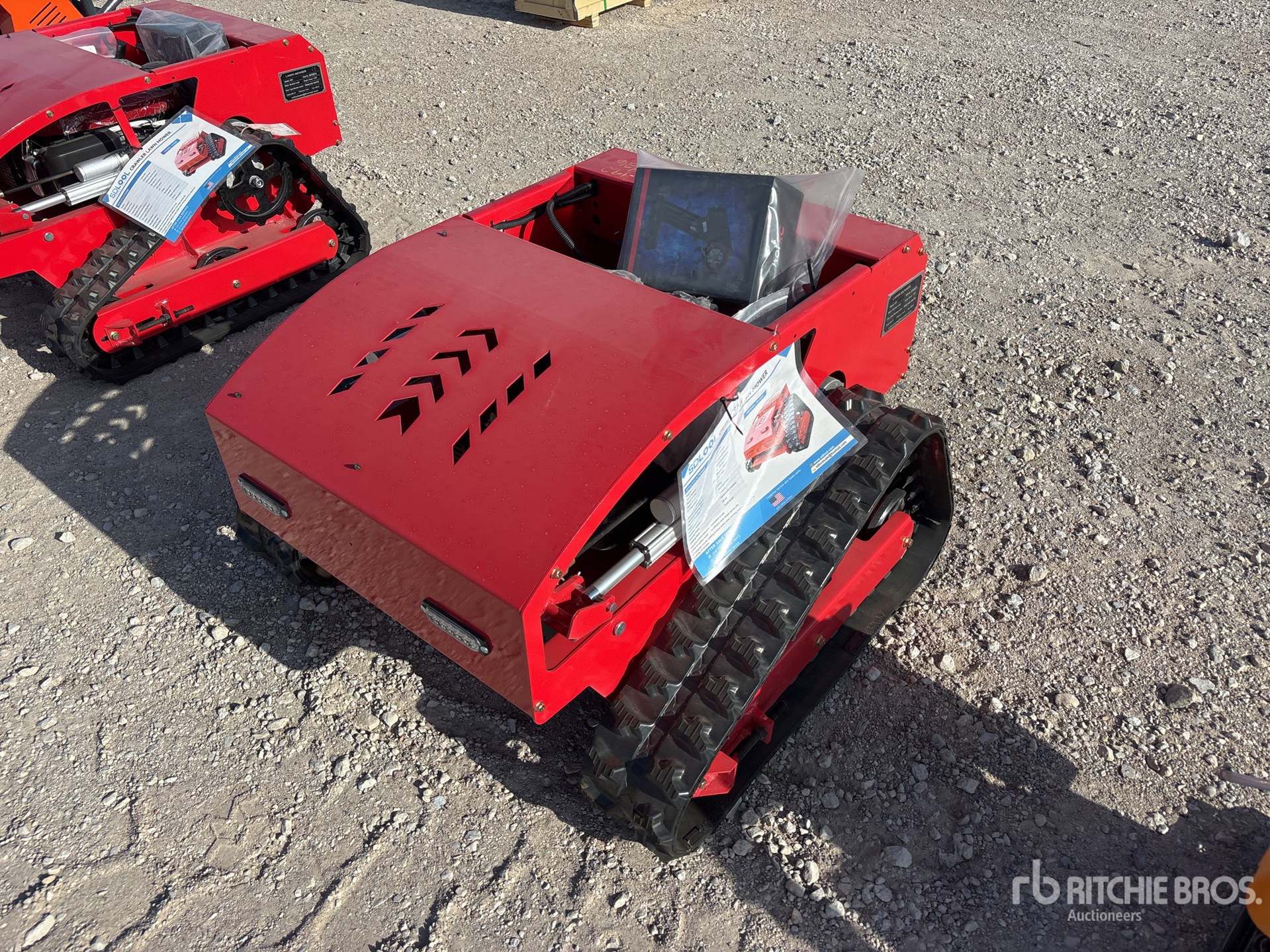2026 SDLOOL SL800 Remote Control Crawler Lawn Mower (Unused)