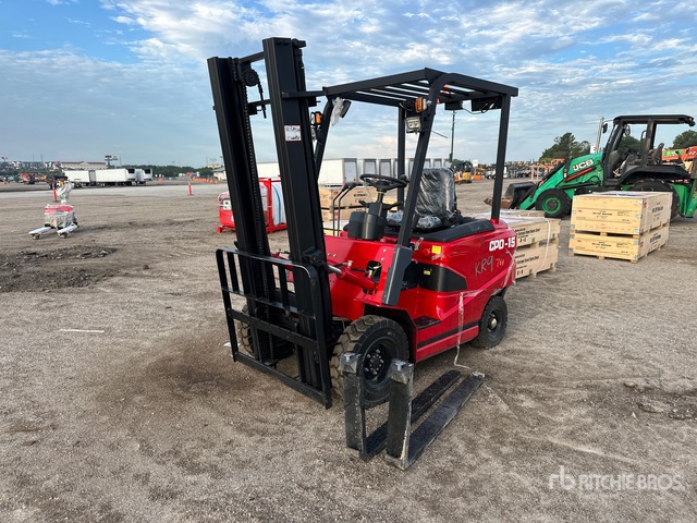 2026 SDLOOL SL-D15 3300 lb Electric Forklift (Unused)