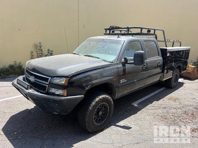 2007 Chevrolet Silverado 3500 3500 4x4 Crew Cab Service Truck