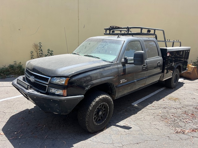 2007 Chevrolet Silverado 3500 4x4 Crew Cab Utility Truck