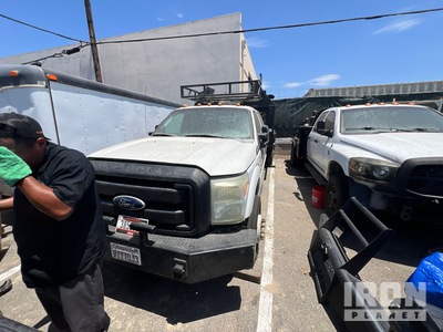 2012 Ford F-550 XL 4x4 Crew Cab Camion à Plateau
