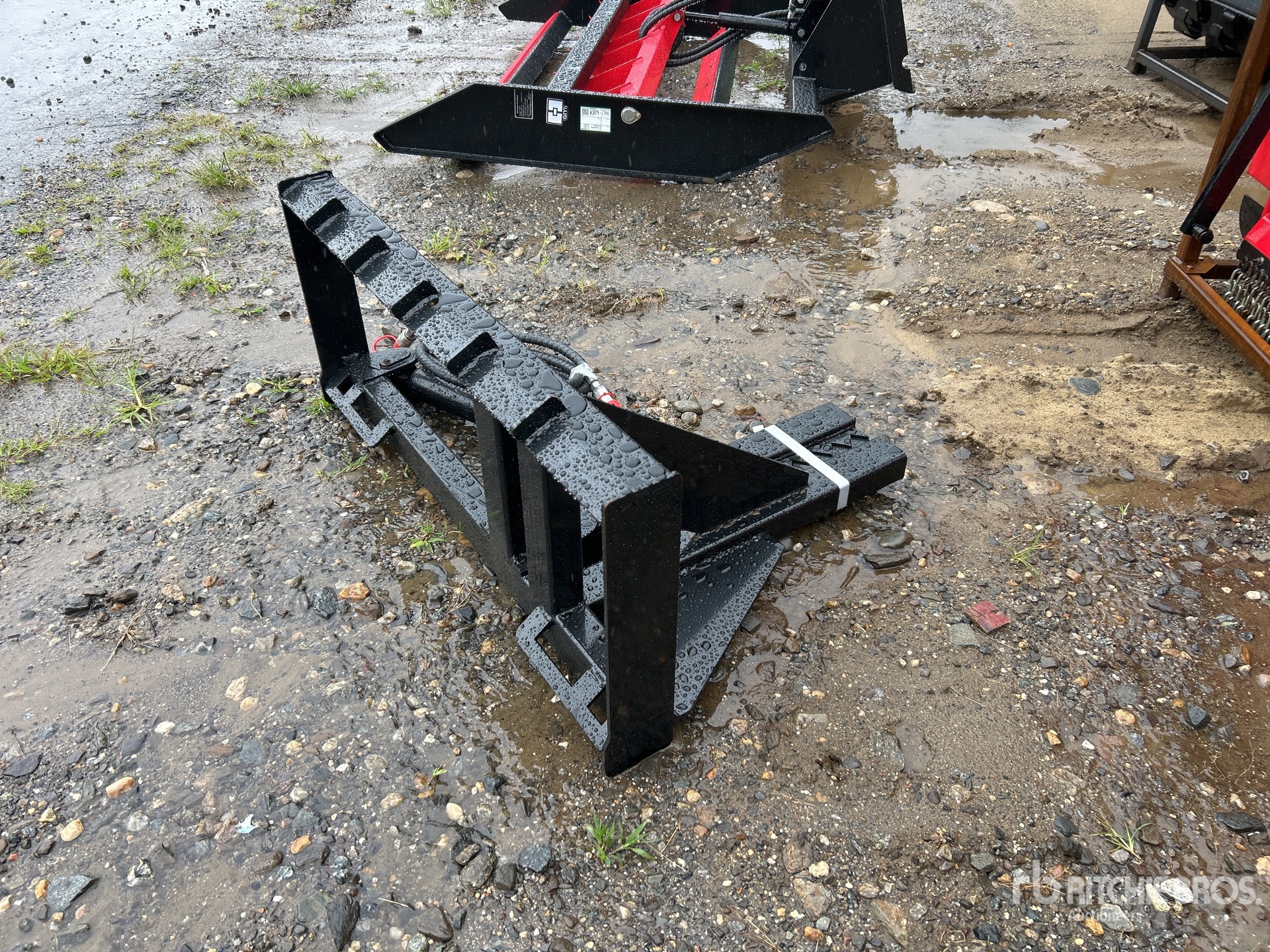 2026 GIYI GY-TP45 Skid Steer Post Puller (Unused)
