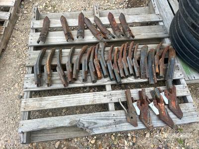 Quantity of Assorted Cultivator / Chisel Plow Wear
