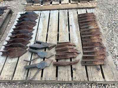 Quantity of Assorted Cultivator & Chisel Plow Wear Parts, Includes Sweeps, Shovels & Shank Points