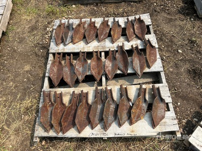 Quantity of (25) Cultivator Chisel Plow Points