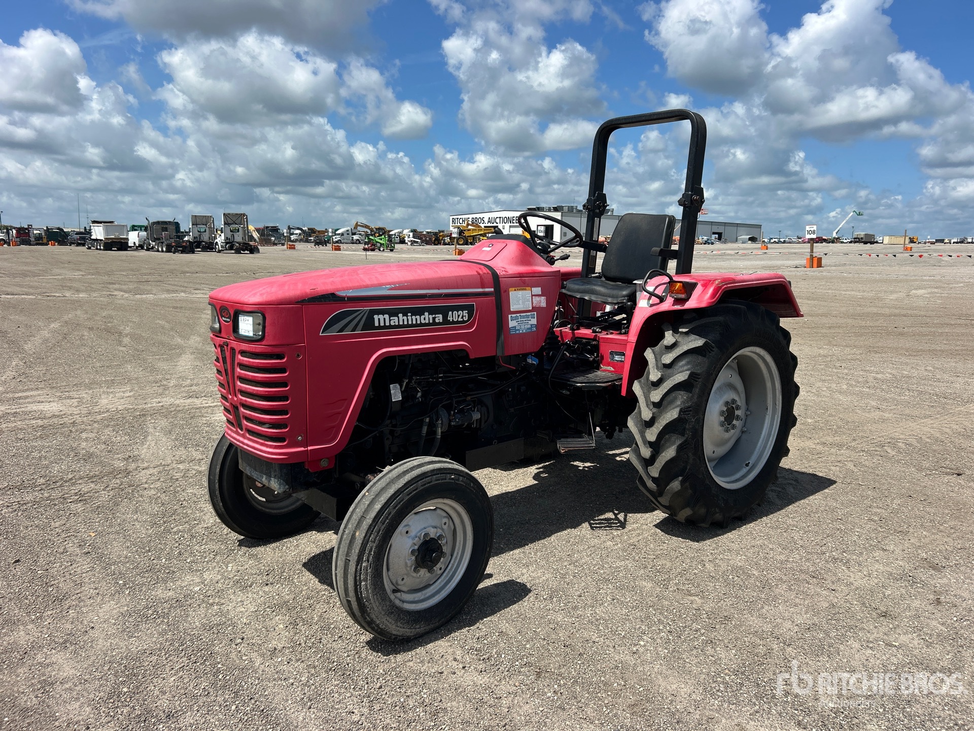 2013 Mahindra 4025 2WD Utility Tractor