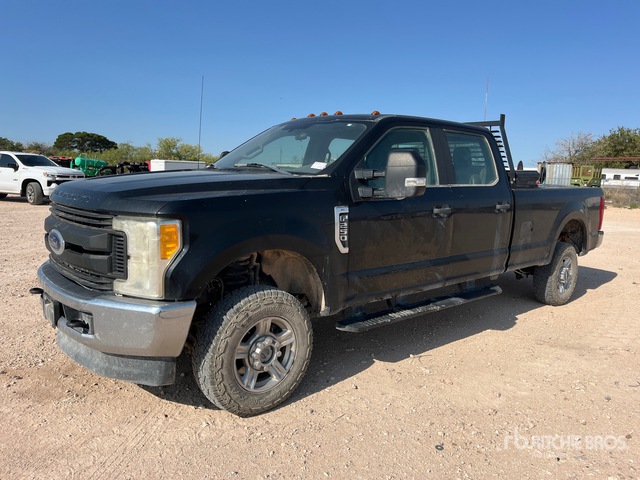2017 Ford F-250 XL 4x4 Crew Cab Pickup