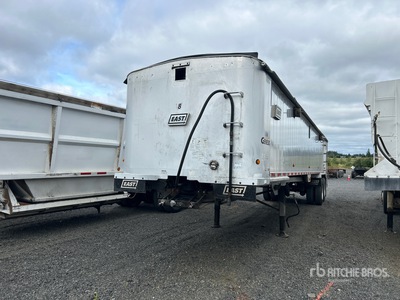 2008 East 40 ft T/A Tipping Trailer