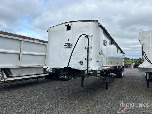 2008 East 40 ft T/A End Dump Trailer