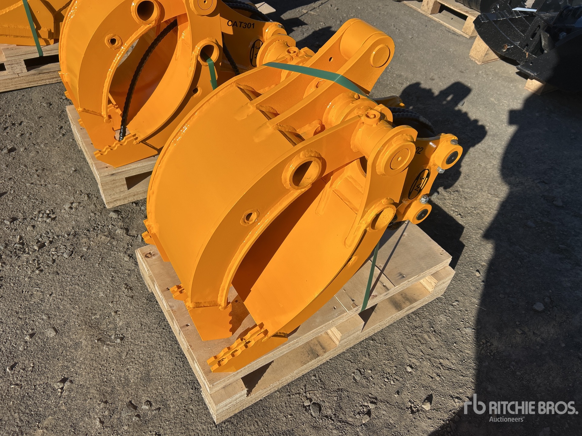 2026 JW ASC35 Q/C Excavator Grapple - Fits 1 - 3 ton (Unused)