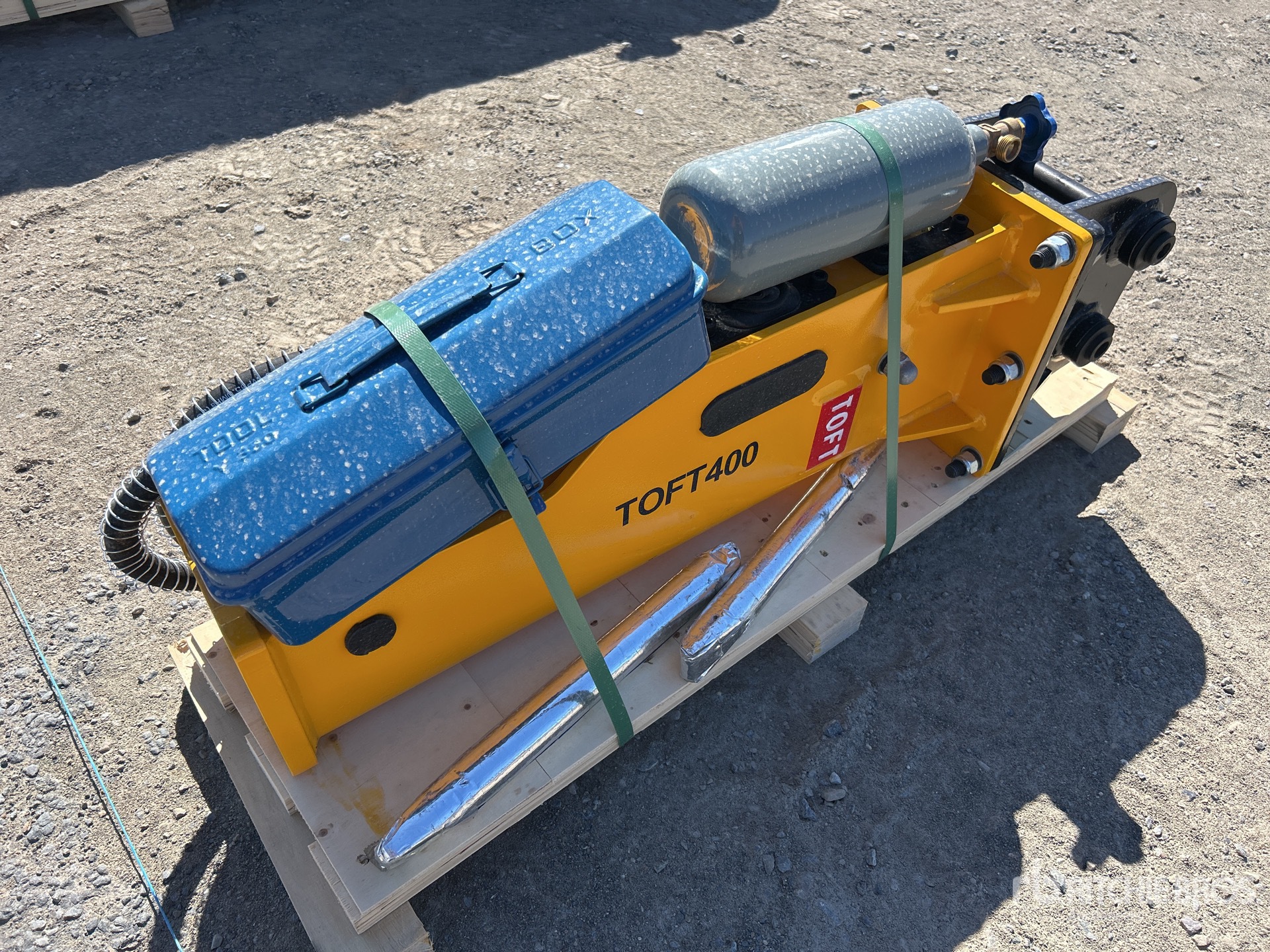 2025 TOFT TOFT400 Q/C Hydraulic Breaker - Fits 0.8 - 1.5 Ton (Unused)