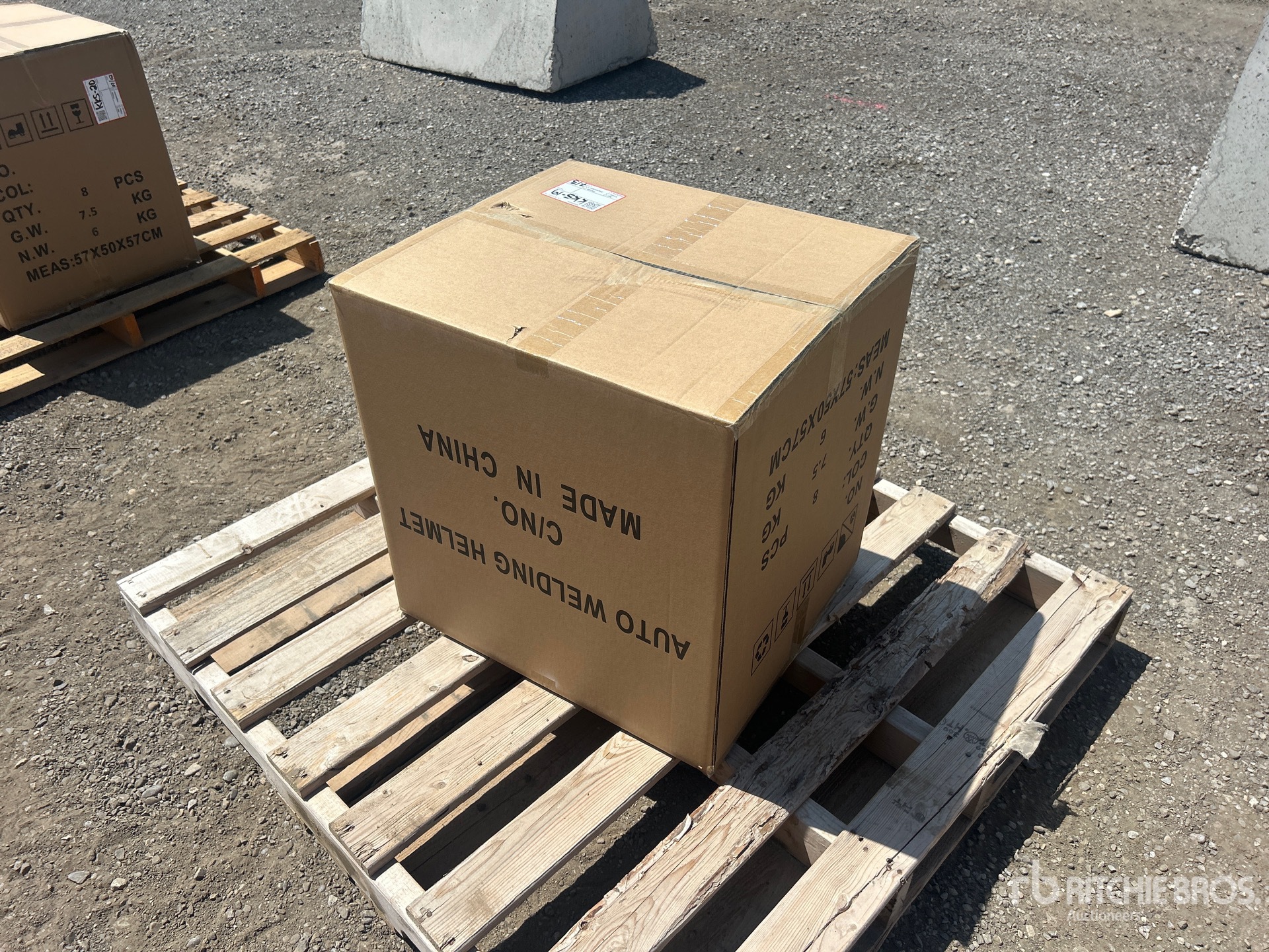 2026 GLWH16 Auto Darkening Welding Helmet (Unused)