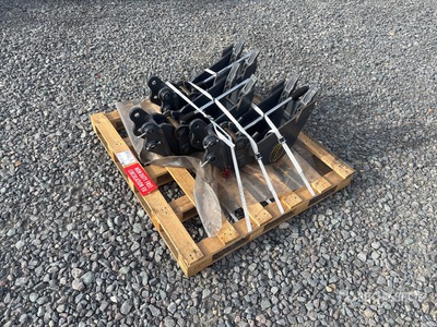 Quantity of (3) Strickland دلو حفارة - Fits Takeuchi TB210