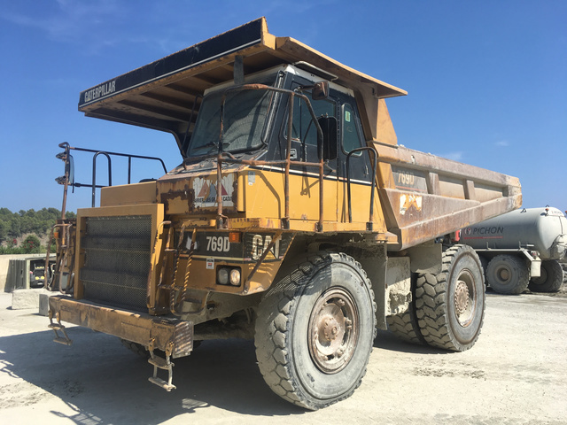 2001 Cat 769D Off-Road End Dump Truck