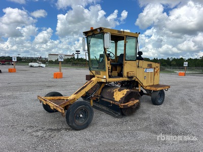 2000 Rosco RB48 Self-Propelled Broom
