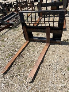 Cat 48x48 Skid Loader Forks بنود متنوعة - قطع المعدات