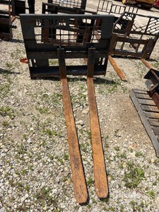 Berlon 48x72 Skid Loader Forks بنود متنوعة - قطع المعدات