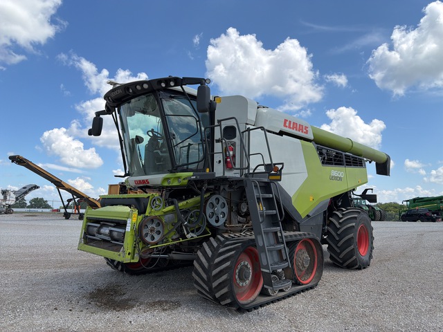 2022 Claas Lexion 8600 4x4 Combine Harvester 2022 Claas Lexion 8600 4x4 Combine Harvester