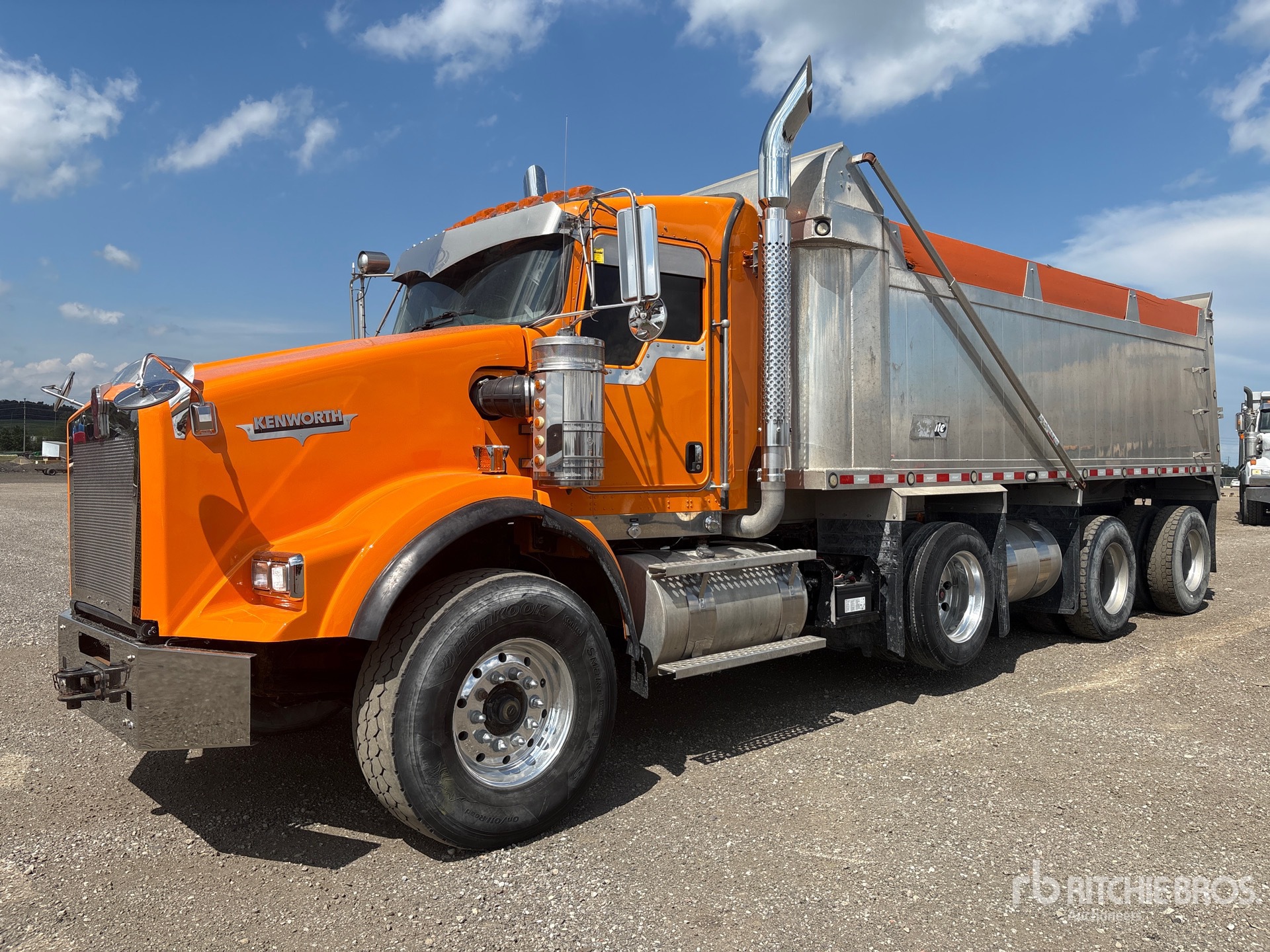 2019 Kenworth T800 Tri/A Dump Truck