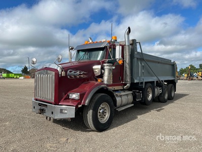 2016 Kenworth T800 8x4 Tri/A Dump Truck