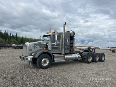 2018 Kenworth T800 8x6 Ciągnik siodłowy z kabiną sypialną Tri/A