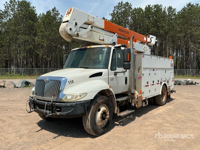 Posi-Plus 400-46-A 46 ft on 2004 International 4400 4x2 شاحنة منصة مرفوعة