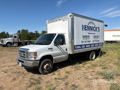 2017 Ford E350 4x2 Furgoneta caja cerrada