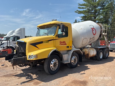 2005 Volvo VHD64B 8x4 Twin-Steer Mixer Truck (Inoperable)