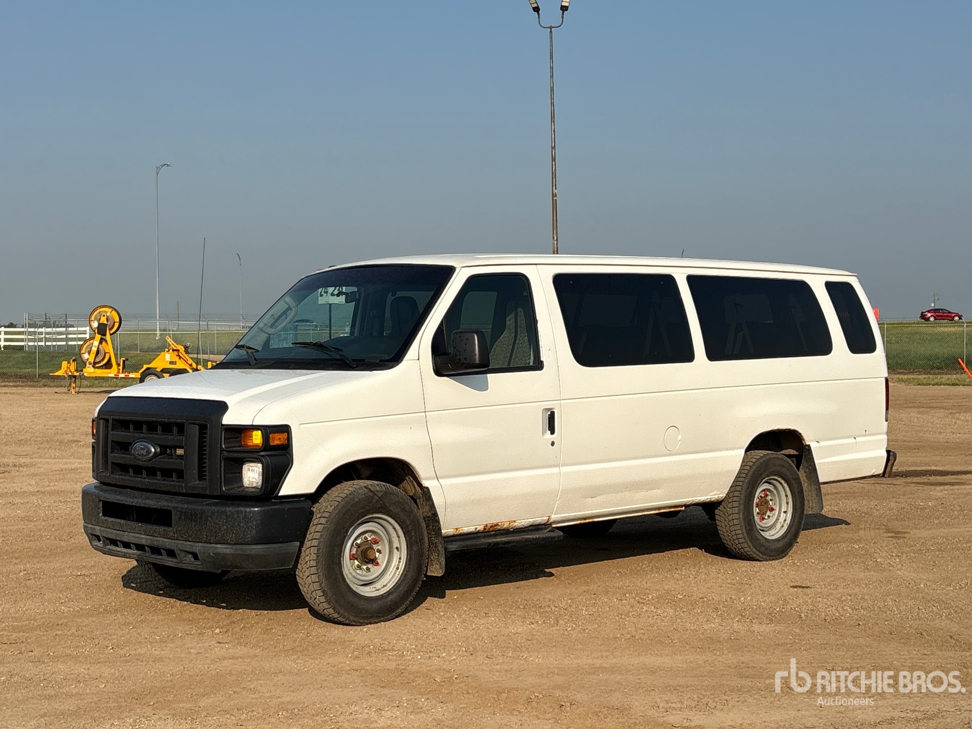 2011 Ford E-350 Super Duty 12 Passenger Van